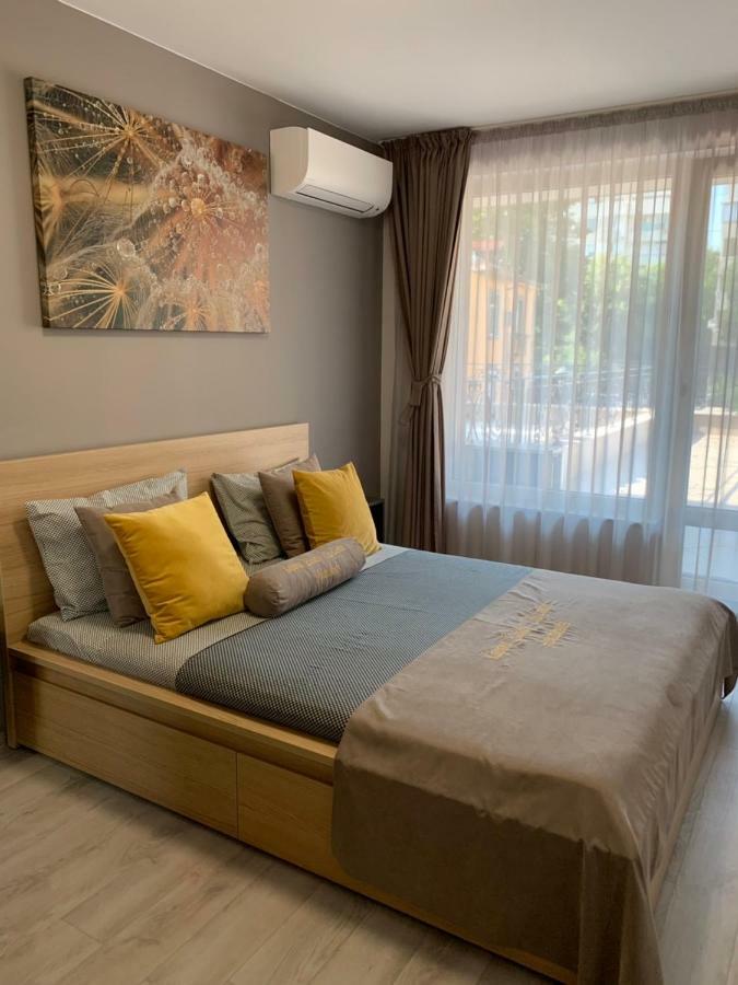 Kapana Luxury Center With Garage Apartment *